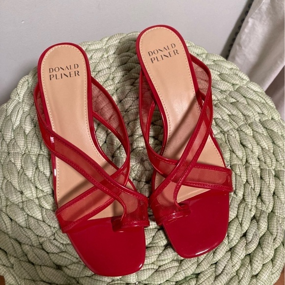 NWOB Donald J. Pliner Cassia Red Patent Mesh Sexy Strappy Toe Loop Sandals - Picture 3 of 10